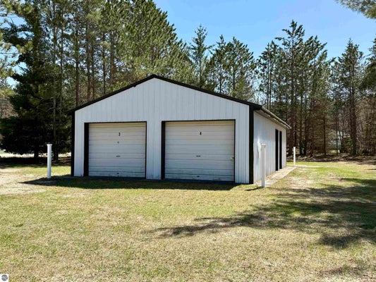 3044 S 29 RD, CADILLAC, MI 49601 - Image 9b09b2c8f2701016f95bd7db334623f9/4099787787