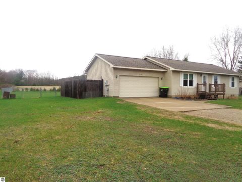 Tiny photo for 2108 S Sara Drive, Lake City, MI 49651 (MLS # 1943909)