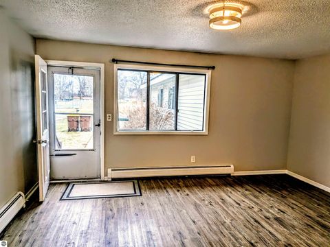 Tiny photo for 303 Elizabeth Street, Alma, MI 48801 (MLS # 1942427)