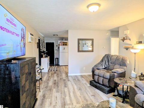 Tiny photo for 303 Elizabeth Street, Alma, MI 48801 (MLS # 1942427)