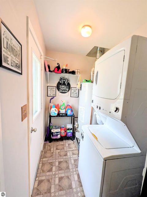 Tiny photo for 303 Elizabeth Street, Alma, MI 48801 (MLS # 1942427)