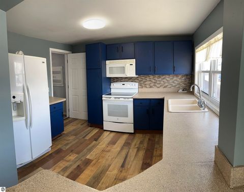 Tiny photo for 413 W 4th Street, Pinconning, MI 48650 (MLS # 1943294)