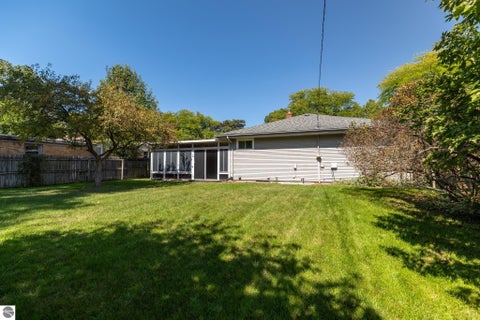 Tiny photo for 2016 Center Avenue, Bay City, MI 48708 (MLS # 1950932)