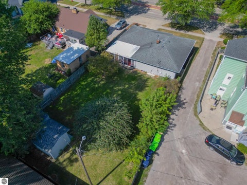 Tiny photo for 2016 Center Avenue, Bay City, MI 48708 (MLS # 1950932)