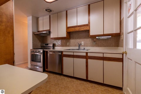 Tiny photo for 2016 Center Avenue, Bay City, MI 48708 (MLS # 1950932)
