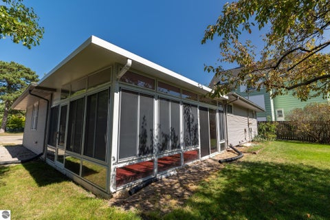 Tiny photo for 2016 Center Avenue, Bay City, MI 48708 (MLS # 1950932)