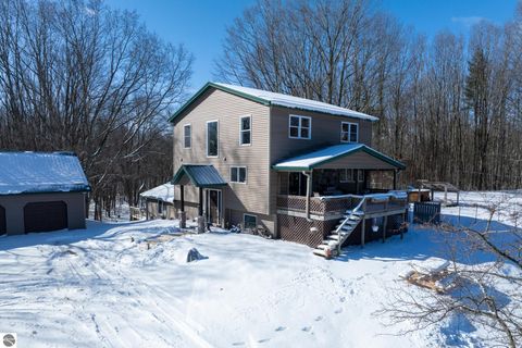Tiny photo for 8555 11 Mile Road, Evart, MI 49631 (MLS # 1943021)