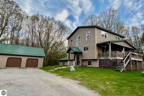 8555 11 Mile Road Evart MI 49631