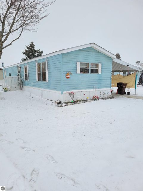 Photo of 7361 Queens Court, Alma, MI 48801 (MLS # 1941455)