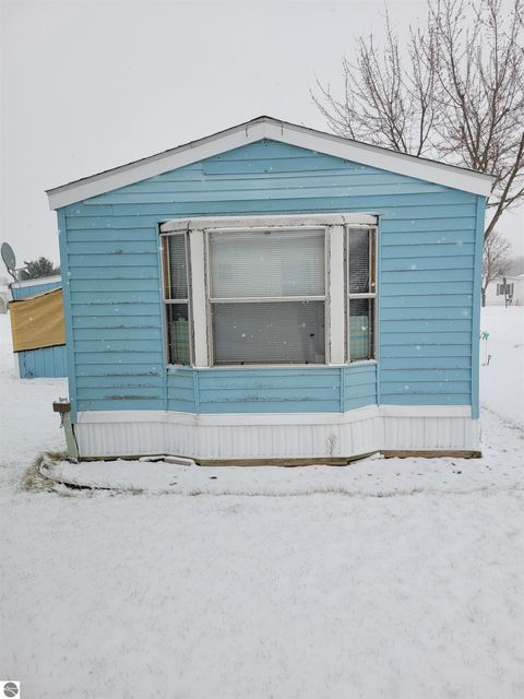 Tiny photo for 7361 Queens Court, Alma, MI 48801 (MLS # 1941455)