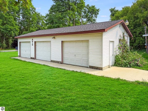 Tiny photo for 9010 E Edgar Road, Vestaburg, MI 48891 (MLS # 1949368)