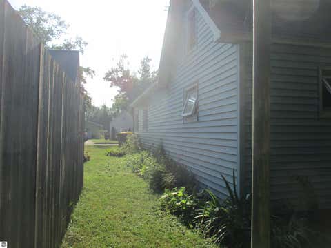Tiny photo for 601 N River Avenue, Alma, MI 48801 (MLS # 1949427)