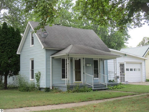 Tiny photo for 601 N River Avenue, Alma, MI 48801 (MLS # 1949427)