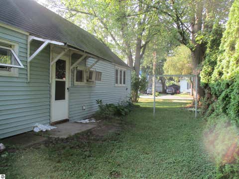 Tiny photo for 601 N River Avenue, Alma, MI 48801 (MLS # 1949427)