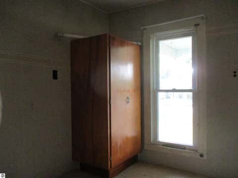 Tiny photo for 601 N River Avenue, Alma, MI 48801 (MLS # 1949427)