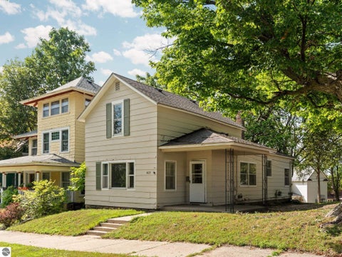 Photo of 409 E Harris Street, Cadillac, MI 49601 (MLS # 1949545)