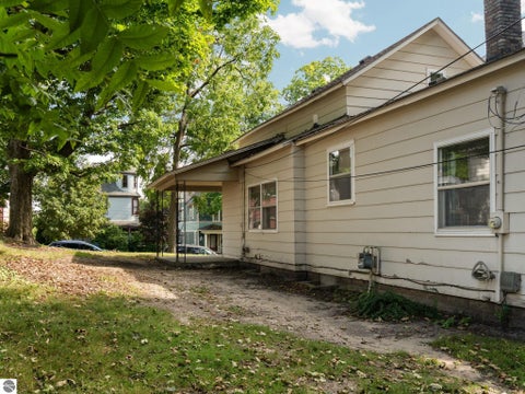 Tiny photo for 409 E Harris Street, Cadillac, MI 49601 (MLS # 1949545)