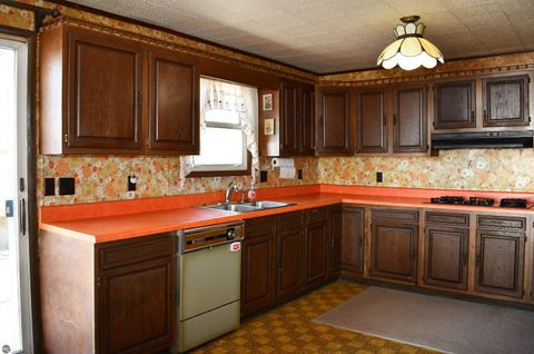 Tiny photo for 1197 S Bay Drive, Tawas City, MI 48763 (MLS # 1942895)