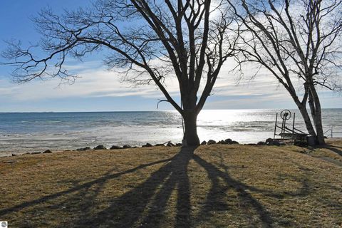 Tiny photo for 1197 S Bay Drive, Tawas City, MI 48763 (MLS # 1942895)