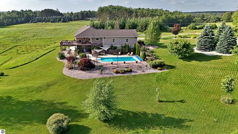 Photo of 18281 Tustin Road, Tustin, MI 49688 (MLS # 1947544)