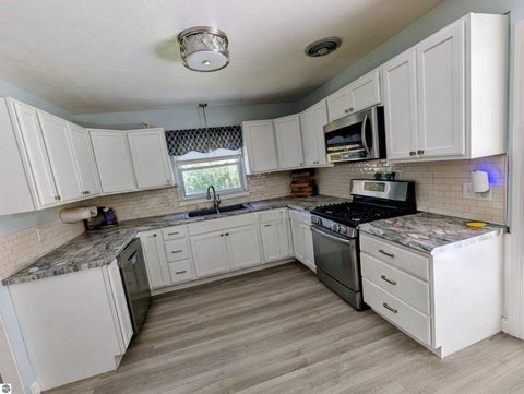Tiny photo for 317 Midland Road, Auburn, MI 48611 (MLS # 1951034)