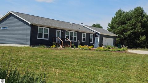 Tiny photo for 2082 S Mackinaw Trail, Cadillac, MI 49601 (MLS # 1943217)
