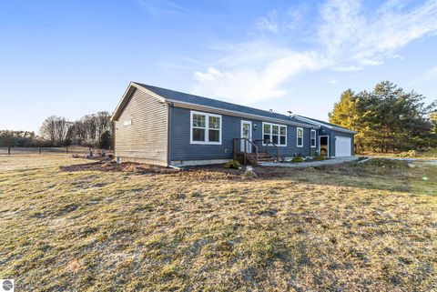 Tiny photo for 2082 S Mackinaw Trail, Cadillac, MI 49601 (MLS # 1943217)