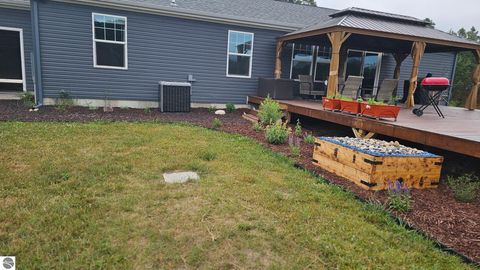Tiny photo for 2082 S Mackinaw Trail, Cadillac, MI 49601 (MLS # 1943217)