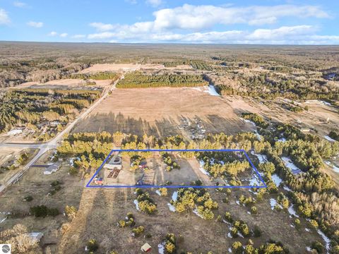 Tiny photo for 2082 S Mackinaw Trail, Cadillac, MI 49601 (MLS # 1943217)