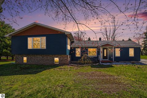 Tiny photo for 7818 N Luce Road, Alma, MI 48801 (MLS # 1944151)