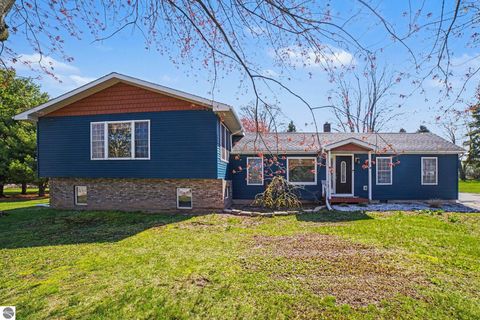 Photo of 7818 N Luce Road, Alma, MI 48801 (MLS # 1944151)