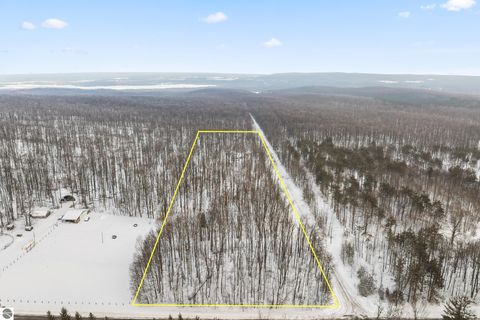 Tiny photo for 1306 S Orchard Rd, Petoskey, MI 49770 (MLS # 1942413)