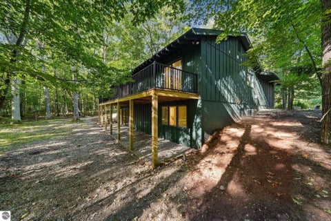 Tiny photo for 4005 E Oxford Drive, Leland, MI 49654 (MLS # 1950619)