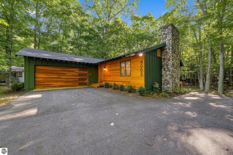 Tiny photo for 4005 E Oxford Drive, Leland, MI 49654 (MLS # 1950619)