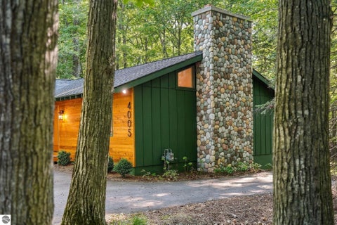 Tiny photo for 4005 E Oxford Drive, Leland, MI 49654 (MLS # 1950619)