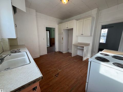 Tiny photo for 310 N Kinney Avenue, Mt Pleasant, MI 48858 (MLS # 1942986)