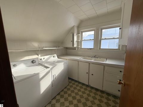 Tiny photo for 310 N Kinney Avenue, Mt Pleasant, MI 48858 (MLS # 1942986)