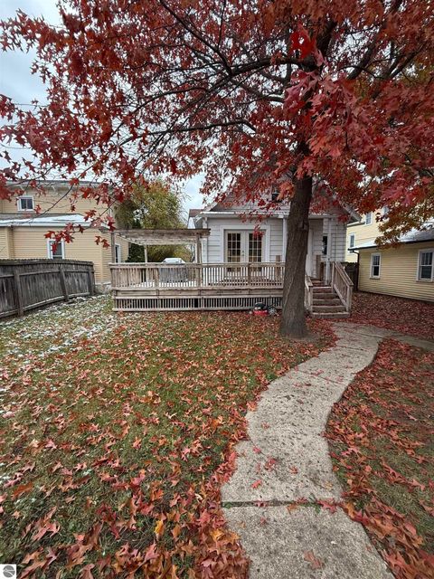 Tiny photo for 610 S Washington Street, Mt Pleasant, MI 48858 (MLS # 1940739)