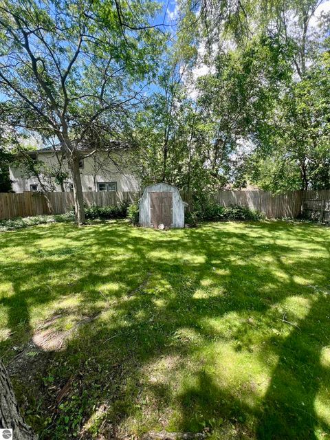 Tiny photo for 412 Rockingham Avenue, Alma, MI 48801 (MLS # 1946559)