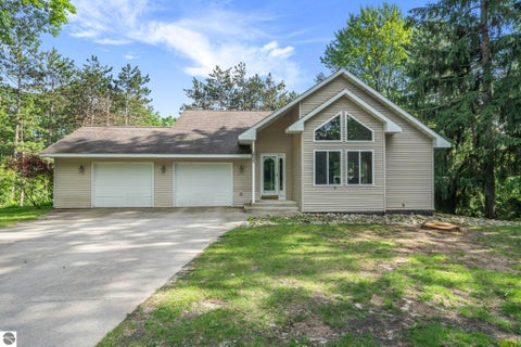 Tiny photo for 6496 S Crosby Road, Cadillac, MI 49601 (MLS # 1946562)