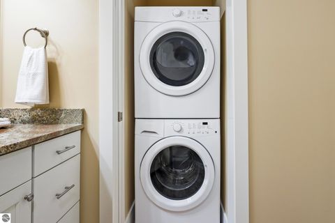Tiny photo for 431 Munson Place #4, Traverse City, MI 49686 (MLS # 1944940)