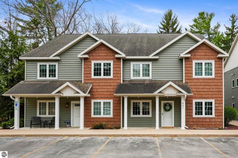 Photo of 431 Munson Place #4, Traverse City, MI 49686 (MLS # 1944940)