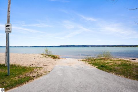 Tiny photo for 431 Munson Place #4, Traverse City, MI 49686 (MLS # 1944940)