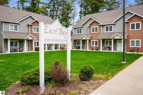 Tiny photo for 431 Munson Place #4, Traverse City, MI 49686 (MLS # 1944940)