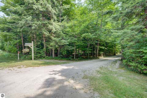 Tiny photo for 3706 N Manitou Trail, Leland, MI 49654 (MLS # 1949023)