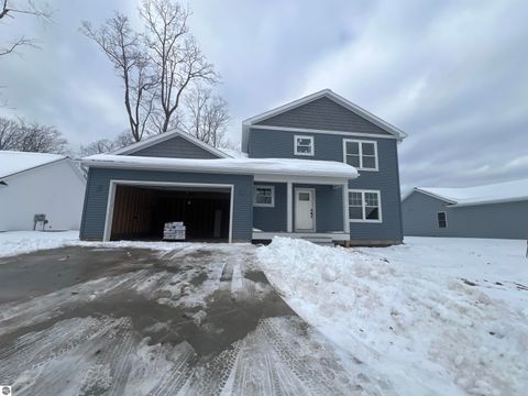 Photo of 2134 Cottonwood Avenue, Grawn, MI 49637 (MLS # 1941855)