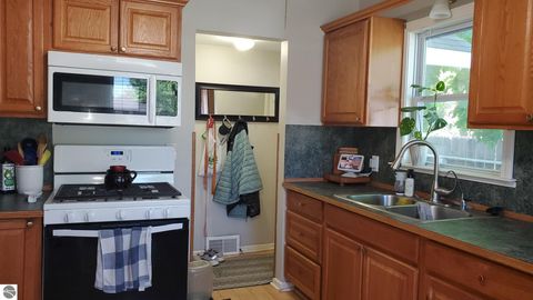 Tiny photo for 1407 W Broadway Street, Mt Pleasant, MI 48858 (MLS # 1945108)
