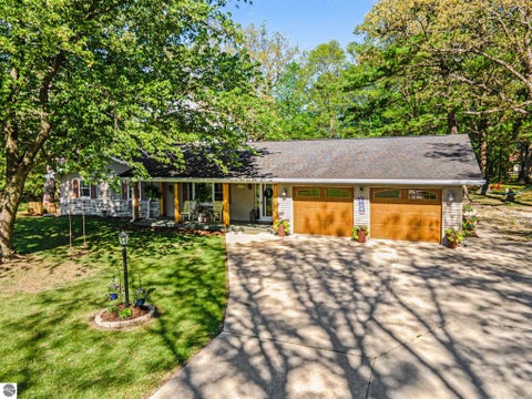 Tiny photo for 341 S Lincoln RD, Mt Pleasant, MI 48858 (MLS # 1945475)