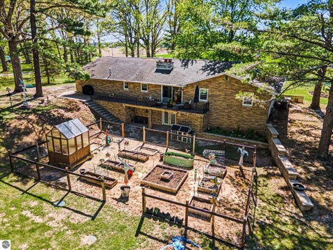 Tiny photo for 341 S Lincoln RD, Mt Pleasant, MI 48858 (MLS # 1945475)