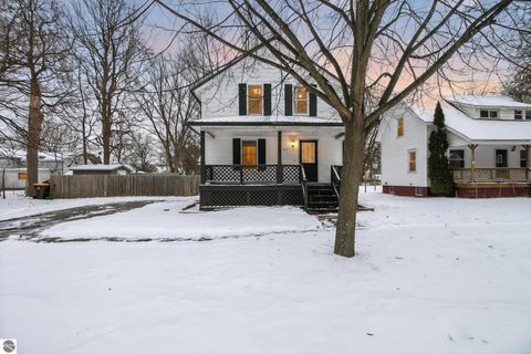 Photo of 107 Moyer Avenue, Alma, MI 48801 (MLS # 1941454)